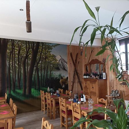 Le Sapin Rouge - Restaurant - Bar - Chambres D'Hotes Artigues  Εξωτερικό φωτογραφία
