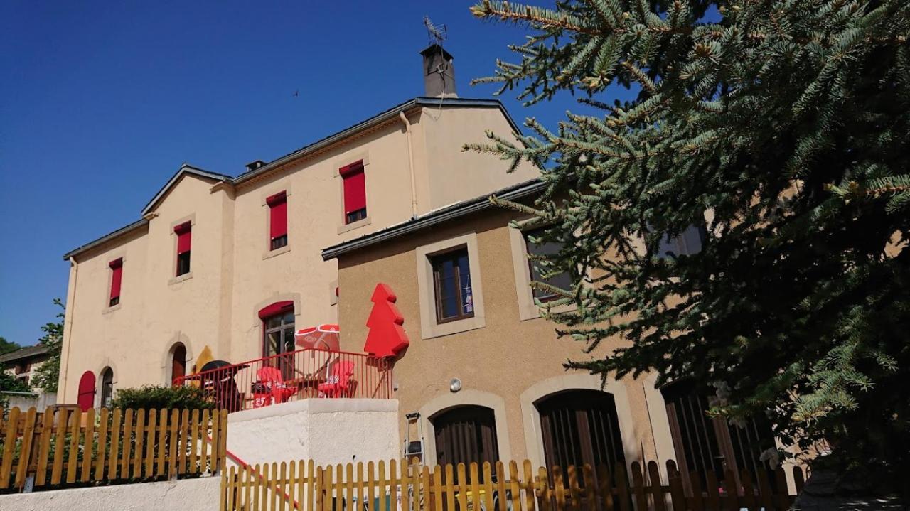 Le Sapin Rouge - Restaurant - Bar - Chambres D'Hotes Artigues  Εξωτερικό φωτογραφία