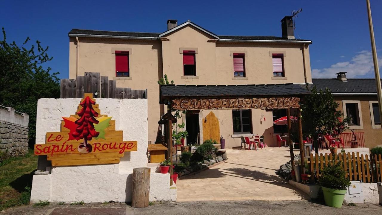 Le Sapin Rouge - Restaurant - Bar - Chambres D'Hotes Artigues  Εξωτερικό φωτογραφία
