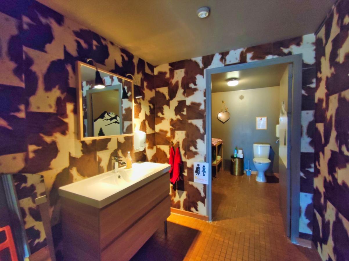 Le Sapin Rouge - Restaurant - Bar - Chambres D'Hotes Artigues  Εξωτερικό φωτογραφία