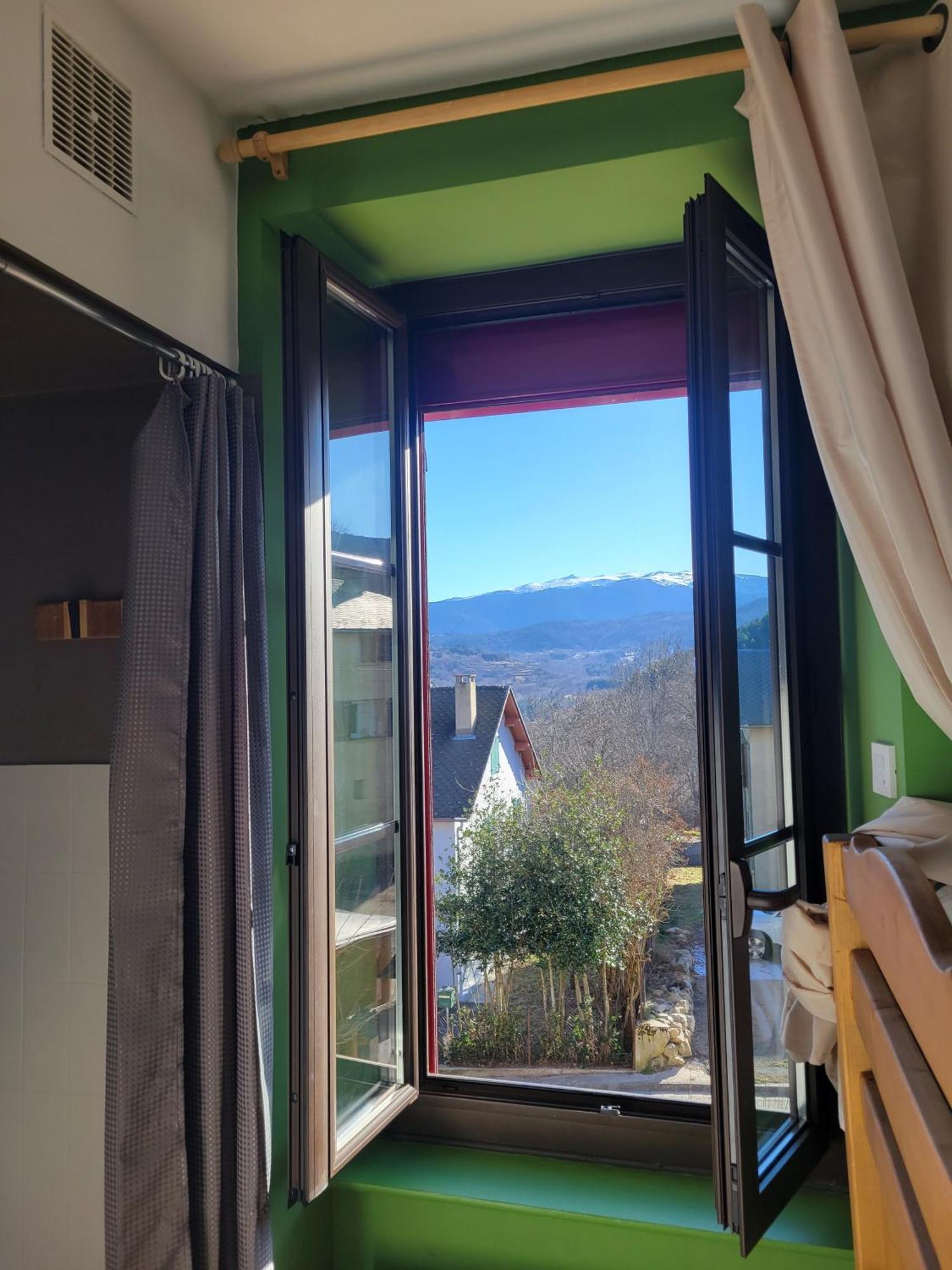 Le Sapin Rouge - Restaurant - Bar - Chambres D'Hotes Artigues  Εξωτερικό φωτογραφία